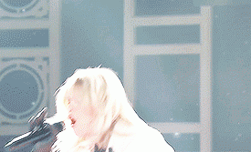 snow angel (snl live) (34)