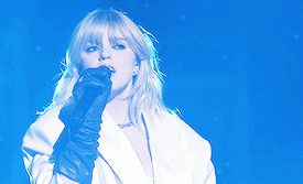 snow angel (snl live) (30)