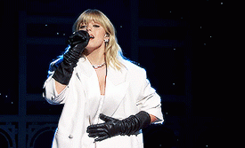 snow angel (snl live) (16)