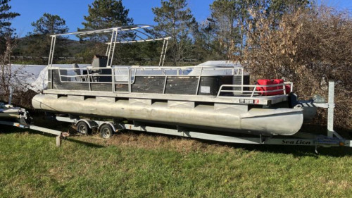 Looking for Pontoon Boats for Sale? Start Here!