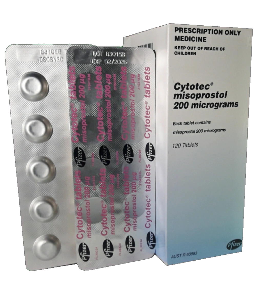 Seorang dokter dengan produk Cytotec
