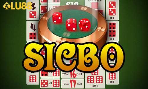 Sicbo LU88: Cam nang dat cuoc chuan cho nguoi moi choi

Sicbo là một trong những trò game bài cổ điển mang tính giải trí cao, hiện đã có mặt tại nhà cái LU88 với giao diện hiện đại và nhiều tính năng hấp dẫn. Nếu bạn là người chơi mới đang tìm kiếm cách bắt đầu với tựa game, chúng tôi sẽ cung cấp một cẩm nang toàn diện, từ luật chơi cơ bản đến các chiến lược đặt cược hiệu quả nhất.

Đôi nét về game sicbo đổi thưởng tại nhà cái
Tựa game này còn được gọi là “tài xỉu,” là một trò chơi dựa trên xúc xắc có nguồn gốc từ Trung Quốc. Trò chơi sử dụng ba viên xúc xắc và nhiệm vụ của người chơi là dự đoán kết quả của các viên xúc xắc sau mỗi lần lắc. 

Với luật chơi đơn giản nhưng đa dạng về cách đặt cược, trò chơi tài xỉu thu hút cả những người chơi mới và các cao thủ lâu năm. Tại nhà cái, tài xỉu được tích hợp trong danh mục trò chơi casino trực tuyến, mang đến trải nghiệm chân thực và cơ hội thắng lớn cho người chơi.

Sicbo đổi thưởng tại nhà cái phù hợp với người mới lẫn cao thủ
Sicbo đổi thưởng tại nhà cái phù hợp với người mới lẫn cao thủ
Luật chơi game đổi thưởng cơ bản tại nhà cái
Để tham gia sicbo tại nhà cái uy tín, bạn cần nắm rõ các luật cơ bản sau đây:

Số lượng xúc xắc: Trò chơi sử dụng 3 viên xúc xắc, mỗi viên có 6 mặt từ 1 đến 6.
Nhiệm vụ của người chơi: Đặt cược vào các kết quả mà bạn dự đoán sẽ xuất hiện sau khi xúc xắc được lắc.
Bàn cược tài xỉu: Bao gồm nhiều ô cược khác nhau, mỗi ô đại diện cho một kiểu cược với tỷ lệ trả thưởng riêng.
Các loại cược phổ biến trong game đánh bài tài xỉu 
Dưới đây là các kiểu cược phổ biến trong sicbo mà bạn có thể thử sức:

Cược Tài/Xỉu
Nhiều người chơi thích chọn cửa tài/xỉu để xuống tiền khi tham gia đánh sicbo đổi thưởng. Cụ thể:

Tài: Tổng điểm của 3 viên xúc xắc sẽ dao động từ 11 đến 17.
Xỉu: Tổng điểm từ 4 đến 10.
Tỷ lệ thắng: 1:1, đây là loại cược có rủi ro thấp nhất.
Cược tổng điểm sicbo 
Thêm một cửa cược thú vị nữa dành cho người chơi khi đánh tài xỉu đổi thưởng tại nhà cái, đó chính là tổng điểm:

Dự đoán tổng điểm cụ thể của 3 viên xúc xắc sẽ dao động từ 4 đến 17.
Tỷ lệ trả thưởng thay đổi tùy theo tổng điểm, thường từ 1:6 đến 1:60.
Cược đôi và ba trong tài xỉu online
Bạn nên nghiên cứu thêm về cửa cược đôi và ba trong game sicbo đổi thưởng nhà cái sau:

Cược đôi: Dự đoán 2 trong 3 viên xí ngầu lắc có cùng số điểm.
Cược ba: Dự đoán cả 3 viên xúc xắc có cùng số điểm (ví dụ: 1-1-1). Tỷ lệ trả thưởng cho cược ba rất cao, lên tới 1:150.
Một số cửa cược tài xỉu online khác
Ngoài các cửa cược chính trên, sicbo đổi thưởng còn có thêm vài cửa cược thú vị khác:

Cược số cụ thể trong tài xỉu: Dự đoán một con số cụ thể sẽ xuất hiện trên ít nhất một viên xúc xắc.
Cược kết hợp hai số: Dự đoán một cặp số cụ thể sẽ xuất hiện trên hai trong ba viên xúc xắc.
Đa dạng cửa cược trong game tài xỉu đổi thưởng để người chơi lựa chọn
Đa dạng cửa cược trong game tài xỉu đổi thưởng để người chơi lựa chọn
Hướng dẫn cách chơi sicbo đổi thưởng tại nhà cái uy tín
Để bắt đầu chơi tài xỉu đổi thưởng an toàn, bạn chỉ cần làm theo các bước sau:

Đăng nhập vào tài khoản: Nếu bạn chưa có tài khoản, hãy tạo tài khoản nhà cái theo hướng dẫn chi tiết trên trang chủ.
Nạp tiền vào tài khoản: Sử dụng các phương thức nạp tiền an toàn và tiện lợi được cung cấp bởi nhà cái.
Tìm kiếm trò chơi: Truy cập mục Casino hoặc tìm kiếm “Sicbo” trong thanh công cụ để vào phòng chơi.
Chọn mức cược và đặt cược: Sau khi vào bàn chơi, bạn chọn mức cược phù hợp và bắt đầu đặt tiền vào các ô cược mong muốn.
Chờ kết quả: Sau khi bạn đặt cược, nhà cái sẽ lắc xúc xắc và thông báo kết quả ngay lập tức.
Chiến lược đặt cược tài xỉu đổi thưởng cho người mới
Dưới đây là một số chiến lược giúp bạn đặt cược game sicbo hiệu quả hơn:

Bắt đầu với cược Tài/Xỉu: Đây là loại cược đơn giản nhất, phù hợp cho người mới làm quen với trò chơi. Với tỷ lệ thắng cao (gần 50%), bạn có thể quản lý rủi ro tốt hơn.
Quản lý vốn tài xỉu thông minh: Chỉ nên đặt cược một phần nhỏ số vốn trong mỗi ván chơi, khoảng 5-10%. Không nên cố gắng gỡ gạc nếu thua liên tiếp, hãy biết dừng lại đúng lúc.
Kết hợp cược an toàn và mạo hiểm: Bạn có thể kết hợp cược Tài/Xỉu với cược số cụ thể để tối ưu hóa cơ hội thắng lớn.
Theo dõi lịch sử ván chơi: Nhà cái cung cấp lịch sử kết quả các ván chơi trước đó. Hãy sử dụng thông tin này để đưa ra dự đoán chính xác hơn.
Nếu là newbie, bạn nên bắt đầu với cửa cược Tài/Xỉu
Nếu là newbie, bạn nên bắt đầu với cửa cược Tài/Xỉu
Những ưu điểm khi chơi tài xỉu tài nhà cái LU88
Nhà cái mang đến cho người chơi sicbo đổi thưởng những lợi thế nổi bật:

Giao diện thân thiện: Thiết kế bàn chơi hiện đại, dễ dàng thao tác ngay cả với người mới.
Đa dạng mức cược: Từ cược nhỏ đến cược lớn, phù hợp với mọi đối tượng người chơi.
Bảo mật tuyệt đối: Nền tảng cam kết bảo vệ thông tin và giao dịch của người chơi bằng công nghệ mã hóa hiện đại.
Hỗ trợ người chơi đặt cược 24/7: Đội ngũ hỗ trợ luôn sẵn sàng giải đáp thắc mắc và hỗ trợ bạn khi cần thiết.
Sicbo tại nhà cái uy tín không chỉ là một trò chơi giải trí mà còn là cơ hội để bạn thử thách vận may và kỹ năng chiến lược. Với cẩm nang này, bạn đã nắm rõ luật chơi, các loại cược và chiến lược cơ bản để bắt đầu hành trình chinh phục tài xỉu online.

#lu88 #lu88link #nhacailu88