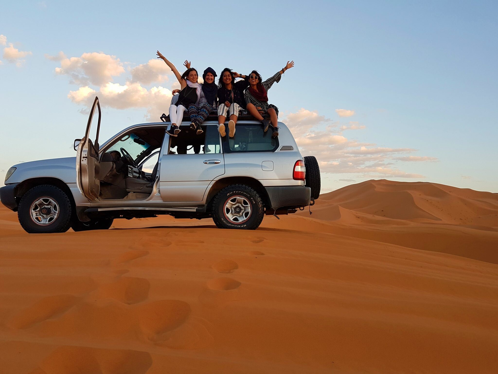 sahara desert morocco jeep ride 2048x1536