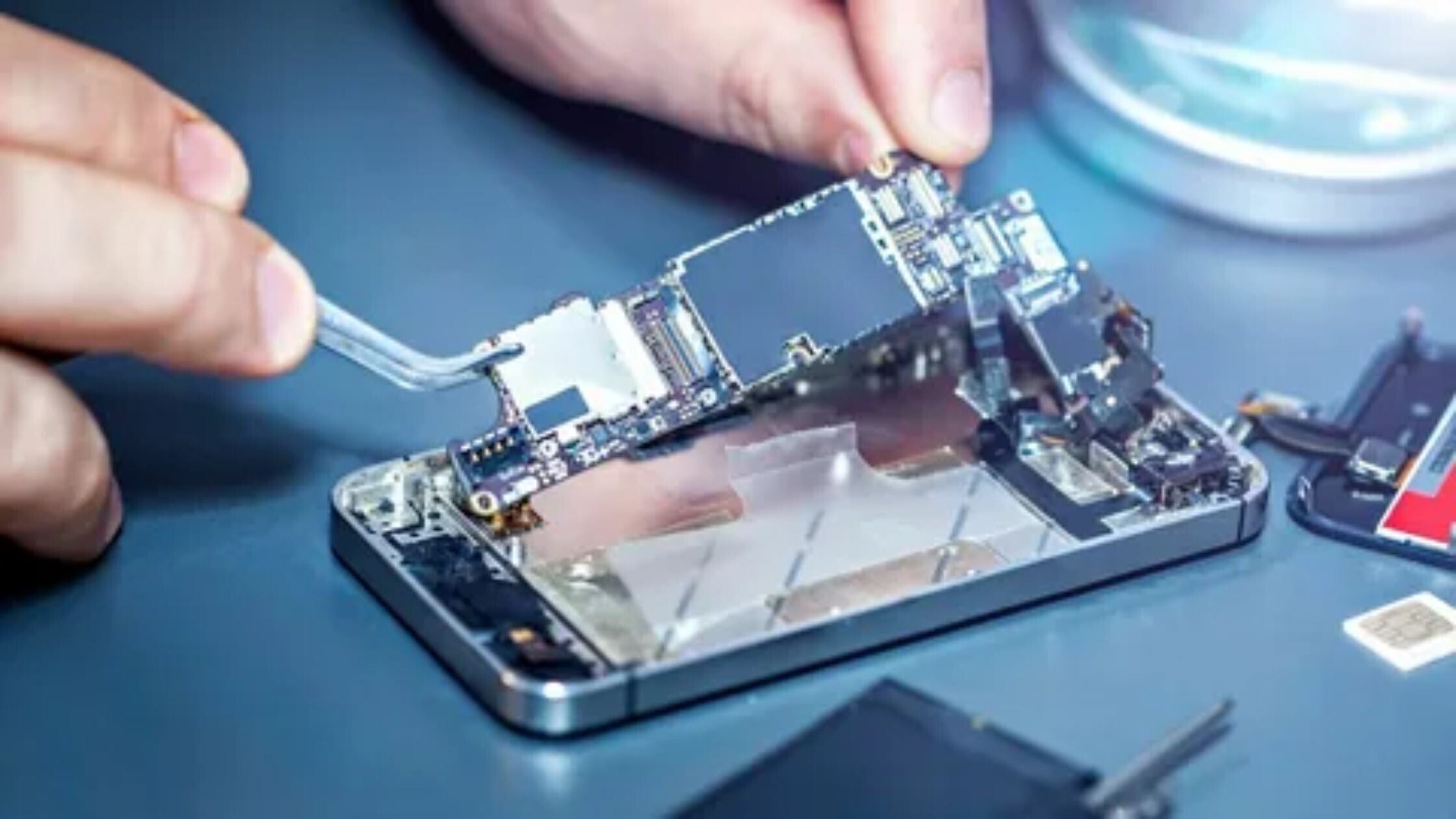 Can a Professional iPhone Repair Service Make Your Old iPhone Feel New Again