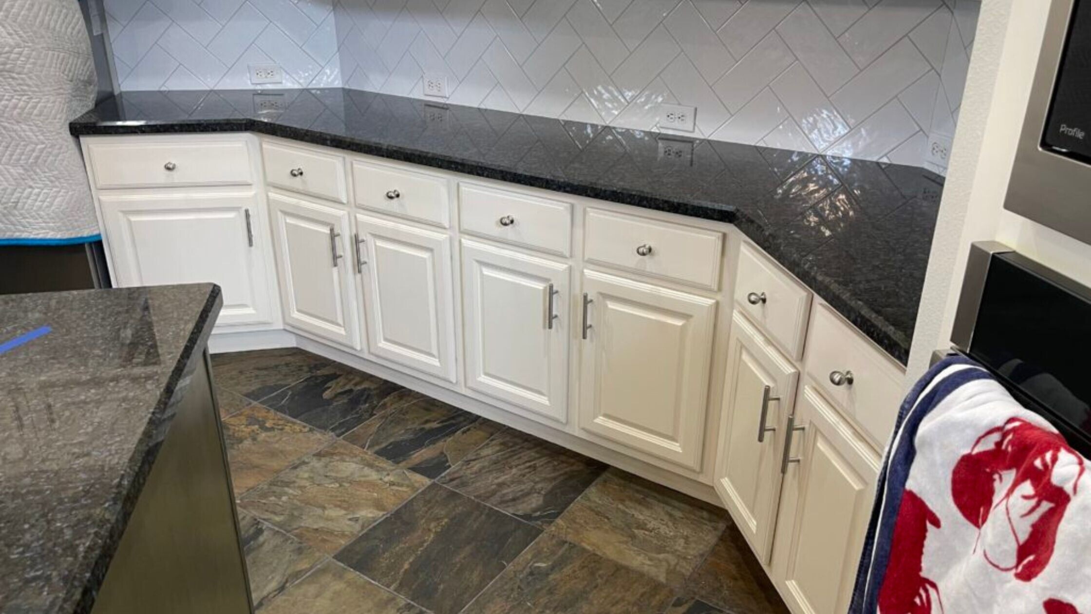 How Does Kitchen Cabinet Renovation Change the Feel of Your Kitchen