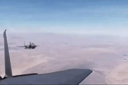 ezgif 7a6444fc2cdd8750 ezgif.com video to gif converter