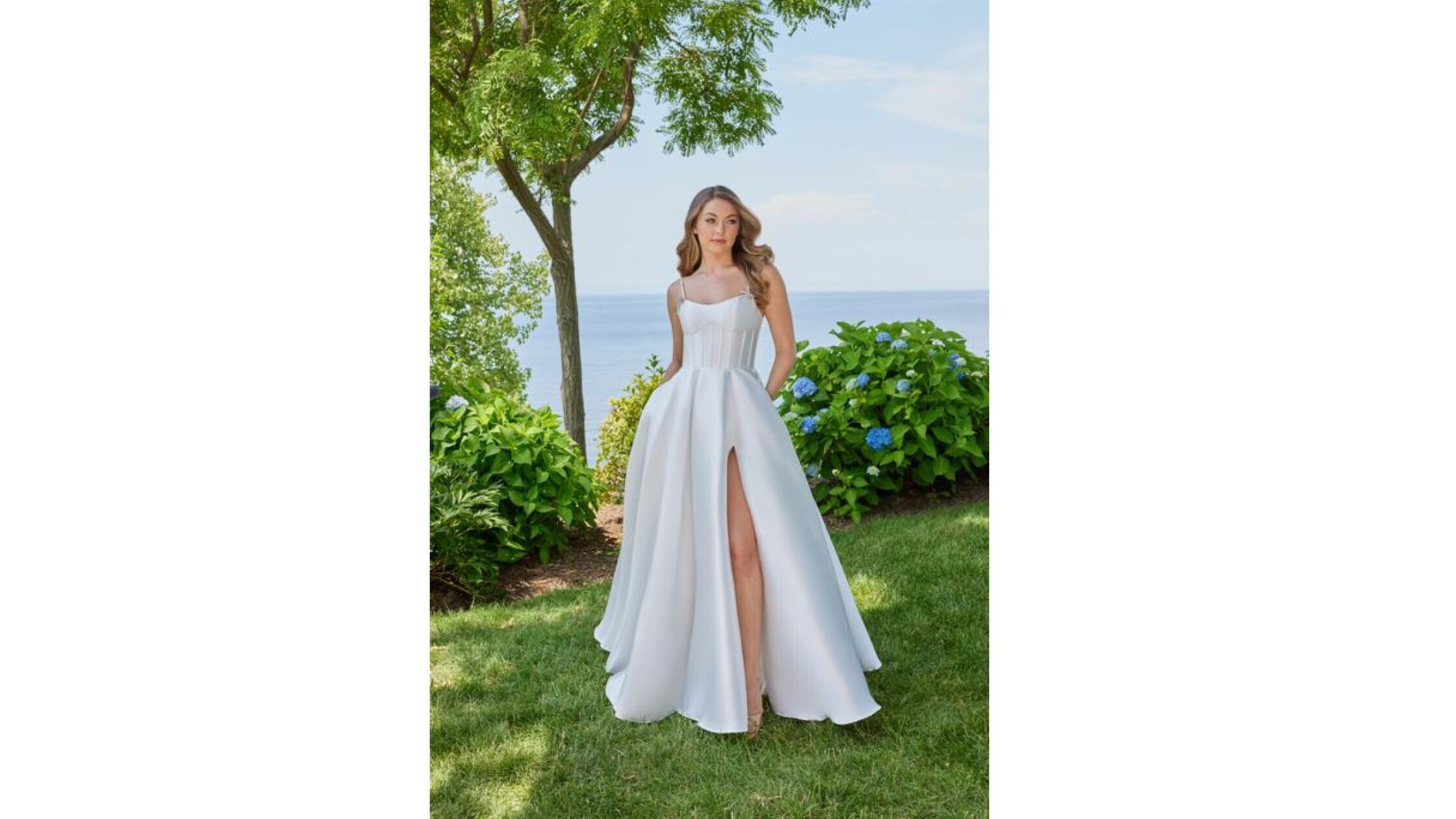 How Do Sherri Hill Homecoming Dresses Combine Glamour, Style, and Personality
