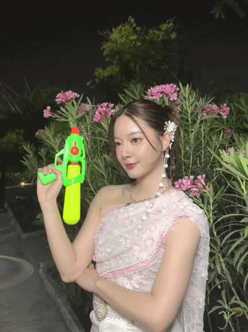 ezgif.com speed(111)