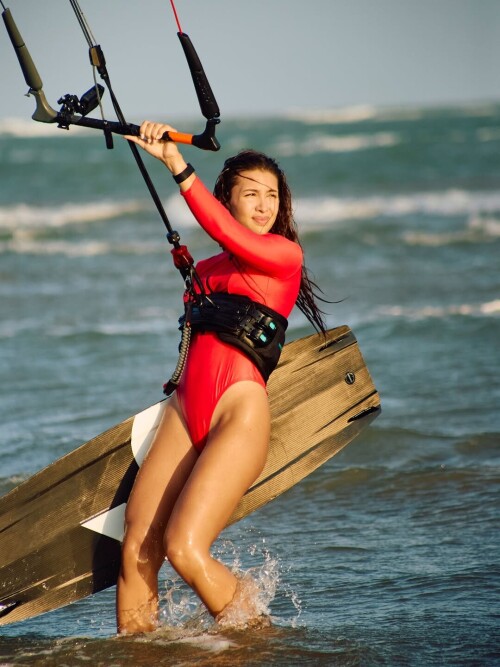 SURfing471#kitesurf @sabrinasuik