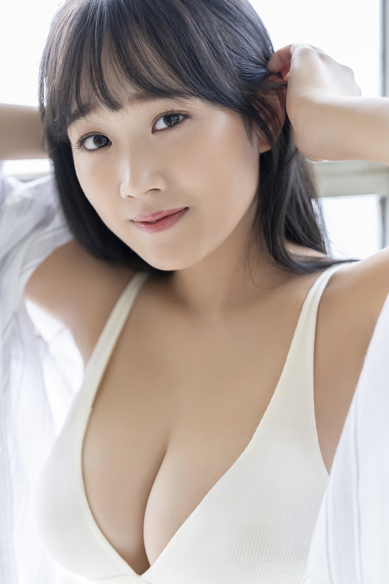오쿠무라 리호(奥村梨穂, おくむら りほ) - 프라이데이 디지털 포토북 사진집 2024